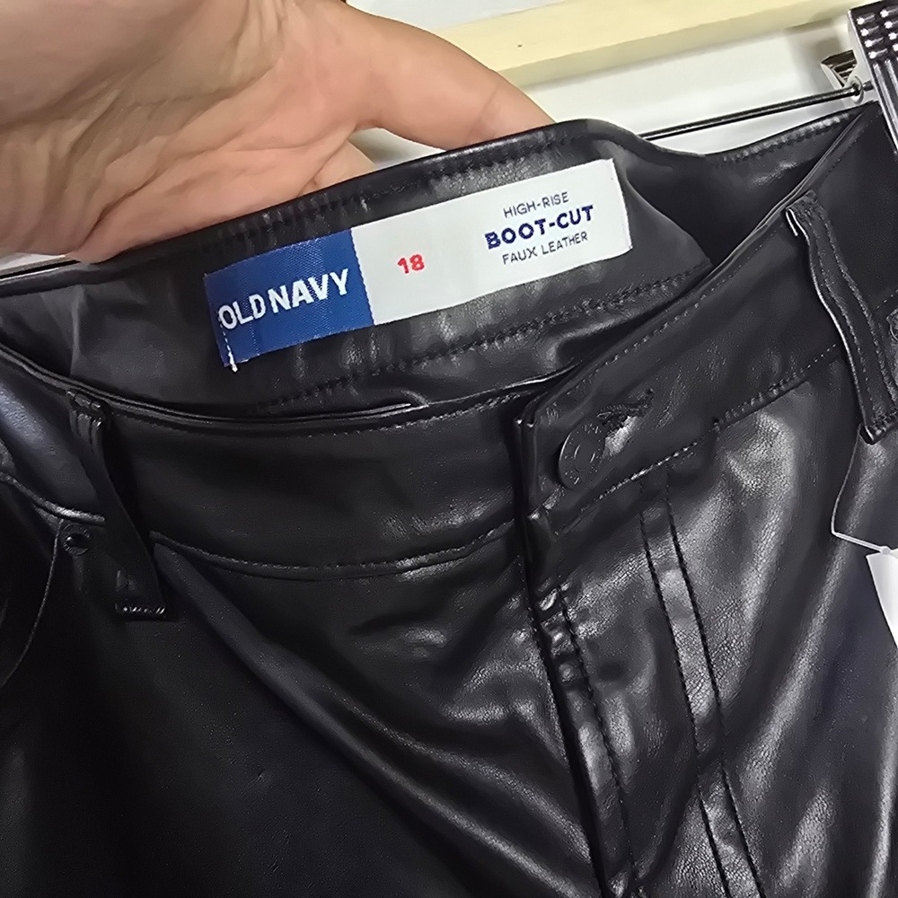 Old Navy High-Rise Boot-Cut Faux Leather Pants Women 18 Black 732304-00-1 Vegan - Picture 6 of 8